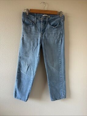 ♻️ Levi's 311 Shaping Skinny Capri Jeans - Light Blue Denim